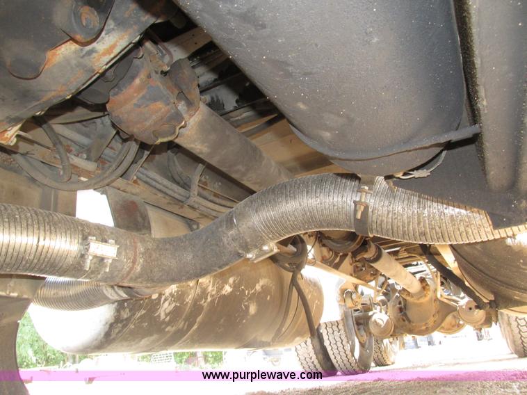 image for item H4566 2006 Peterbilt 379 semi truck