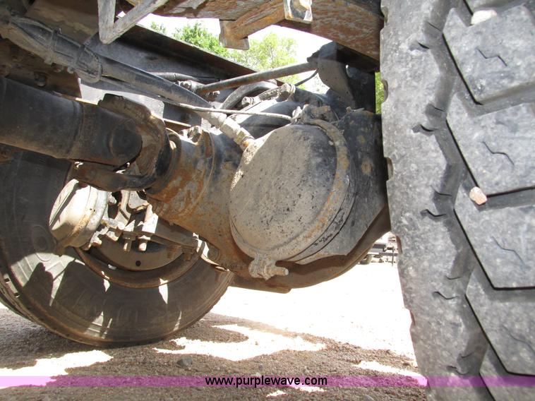 image for item H4566 2006 Peterbilt 379 semi truck