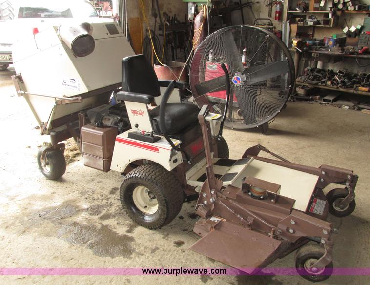 image for item H4570 Grasshopper 616 ZTR lawn mower