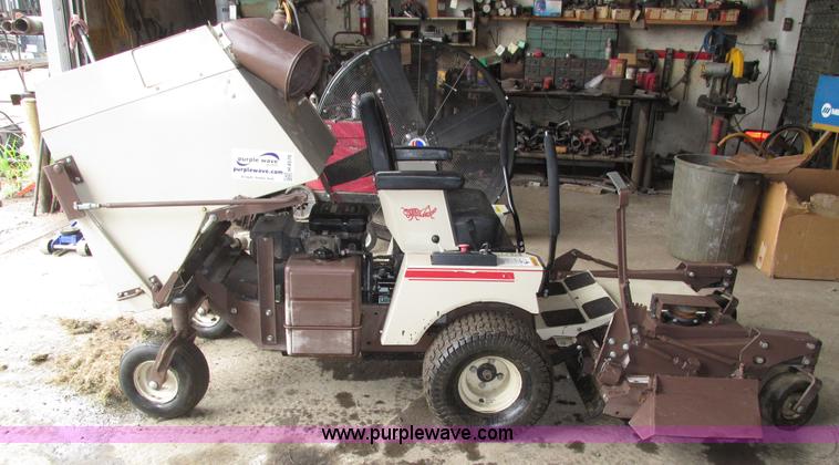 image for item H4570 Grasshopper 616 ZTR lawn mower