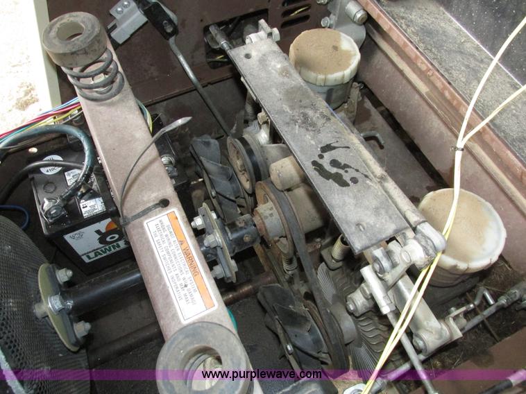 image for item H4570 Grasshopper 616 ZTR lawn mower