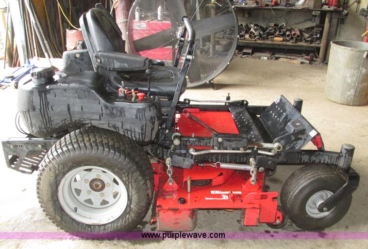 image for item H4572 2007 Gravely 148 ZTR lawn mower