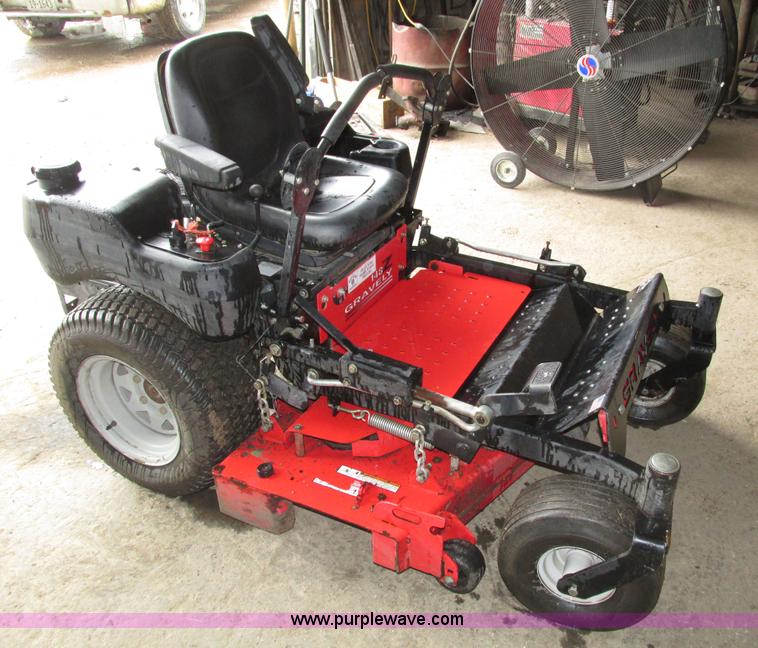 image for item H4572 2007 Gravely 148 ZTR lawn mower