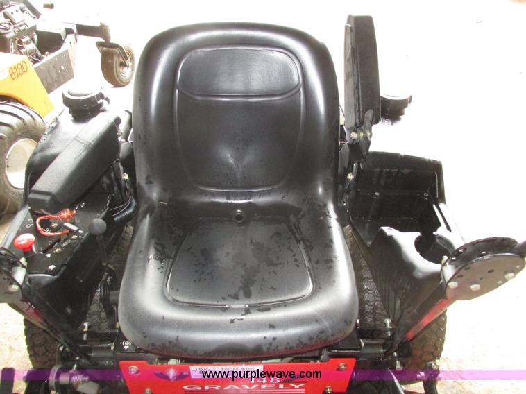 image for item H4572 2007 Gravely 148 ZTR lawn mower