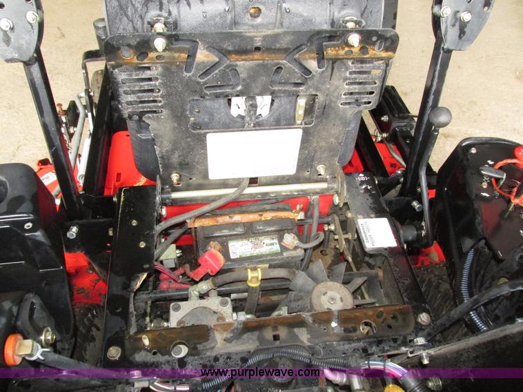 image for item H4572 2007 Gravely 148 ZTR lawn mower