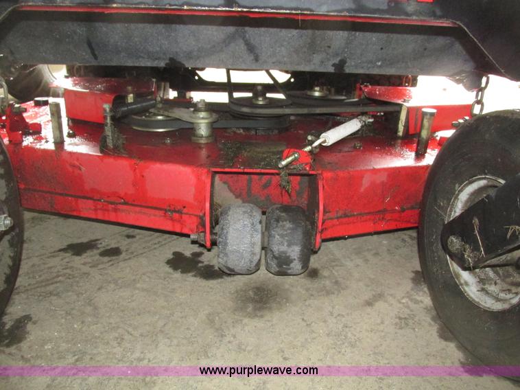 image for item H4572 2007 Gravely 148 ZTR lawn mower