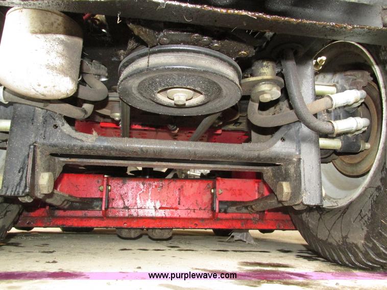 image for item H4572 2007 Gravely 148 ZTR lawn mower