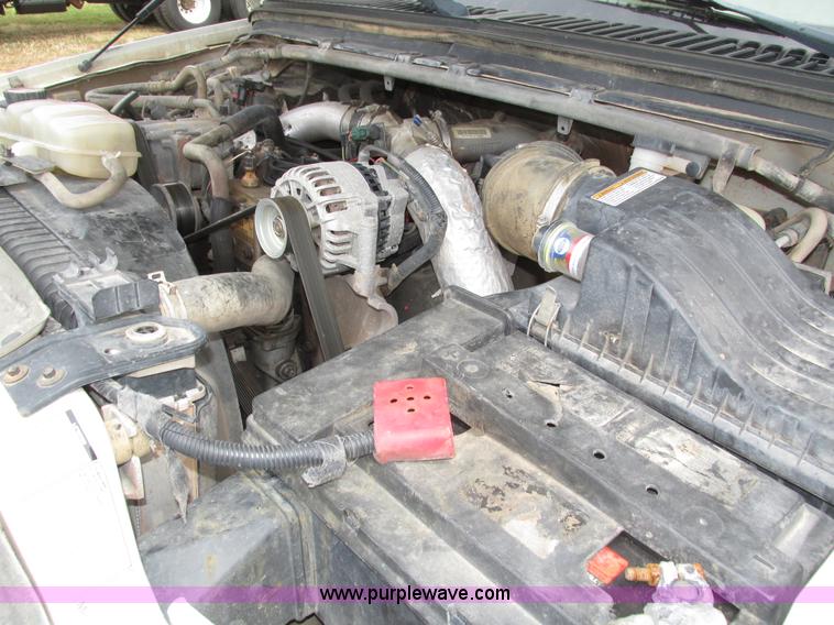 image for item H4575 2000 Ford F350 Super Duty XL SuperCab pickup truck cab and chassis