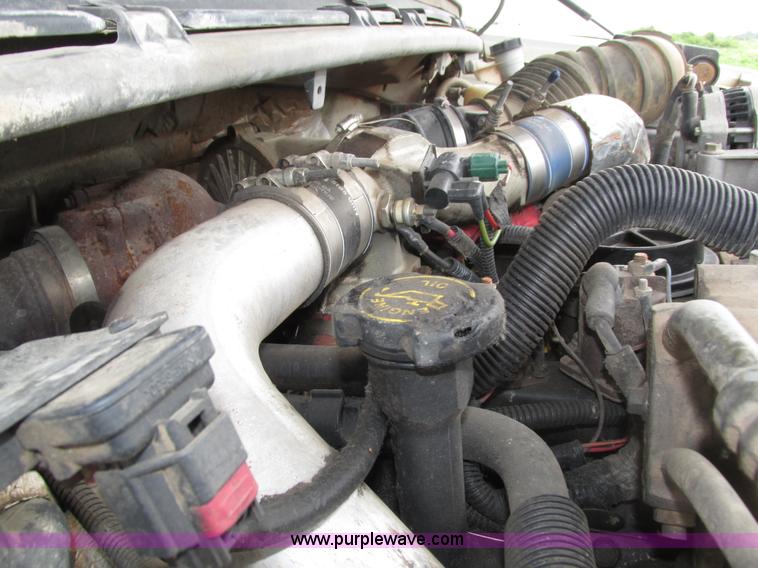 image for item H4575 2000 Ford F350 Super Duty XL SuperCab pickup truck cab and chassis