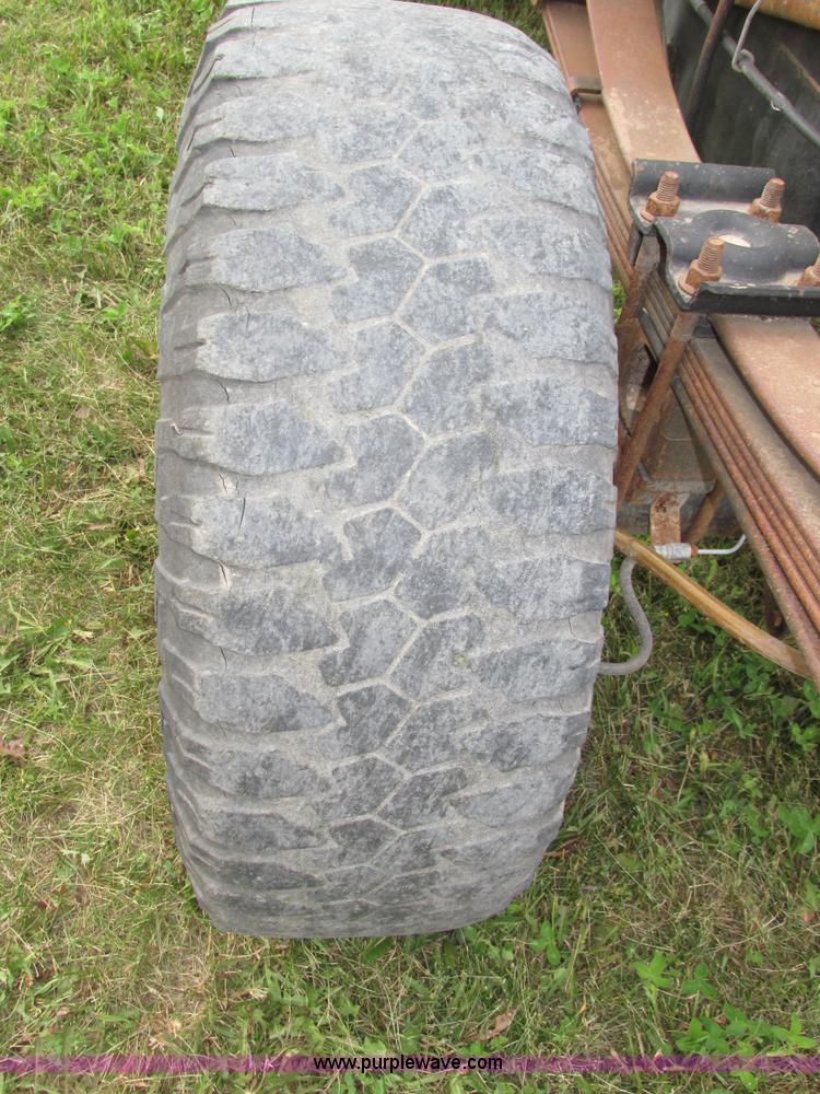 image for item H4575 2000 Ford F350 Super Duty XL SuperCab pickup truck cab and chassis