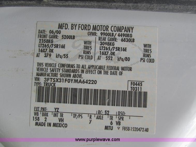 image for item H4575 2000 Ford F350 Super Duty XL SuperCab pickup truck cab and chassis