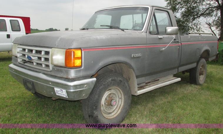 image for item H4576 1990 Ford F250 pickup truck
