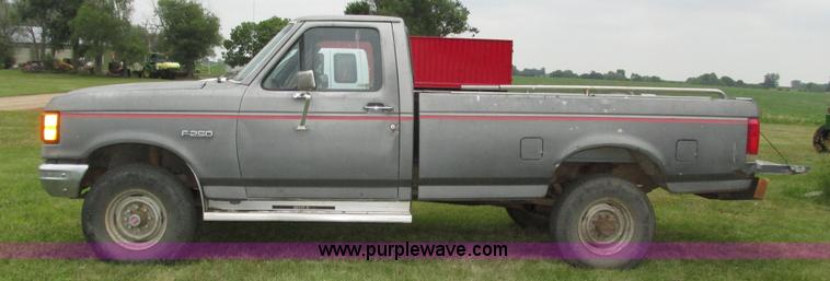 image for item H4576 1990 Ford F250 pickup truck