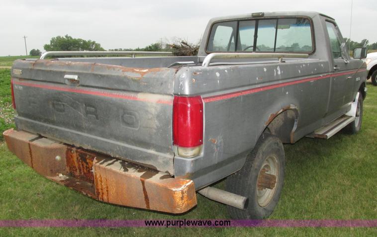 image for item H4576 1990 Ford F250 pickup truck