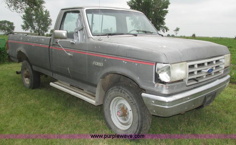 image for item H4576 1990 Ford F250 pickup truck