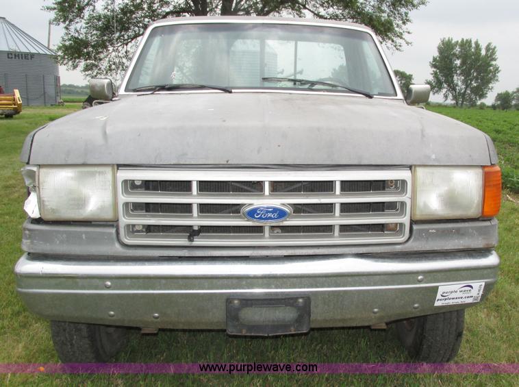 image for item H4576 1990 Ford F250 pickup truck