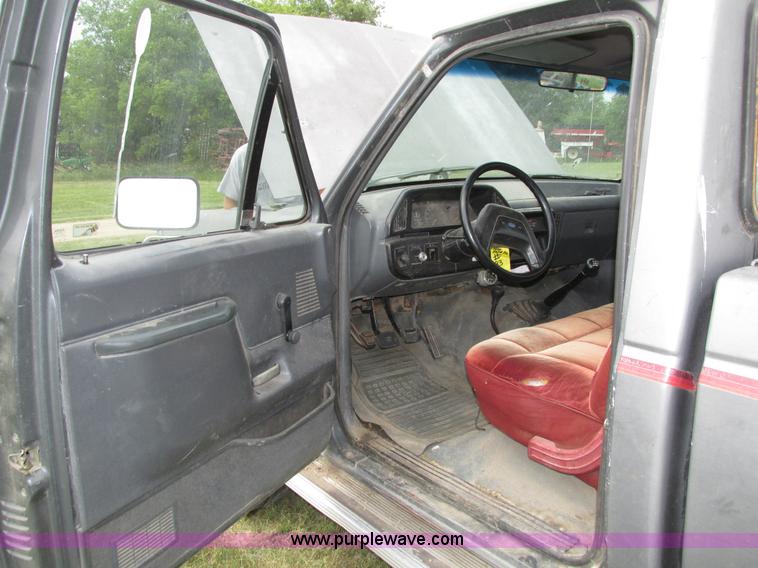 image for item H4576 1990 Ford F250 pickup truck