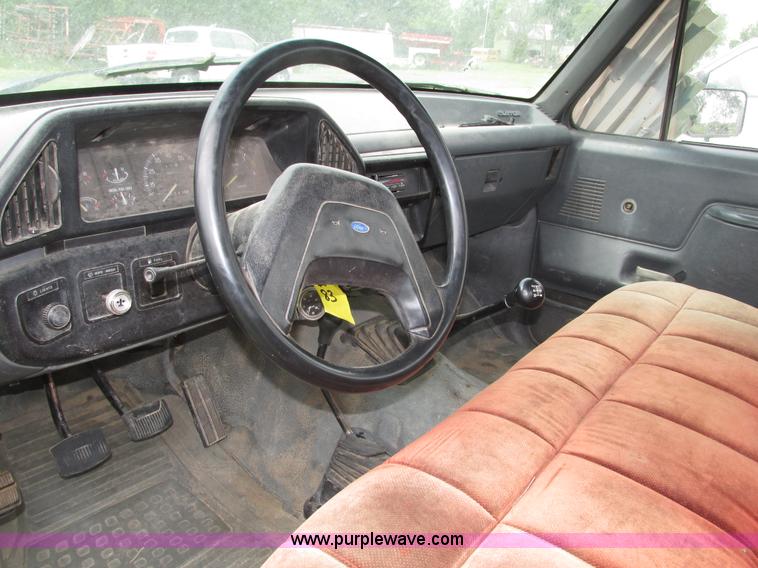 image for item H4576 1990 Ford F250 pickup truck