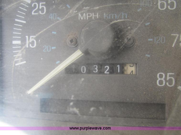 image for item H4576 1990 Ford F250 pickup truck