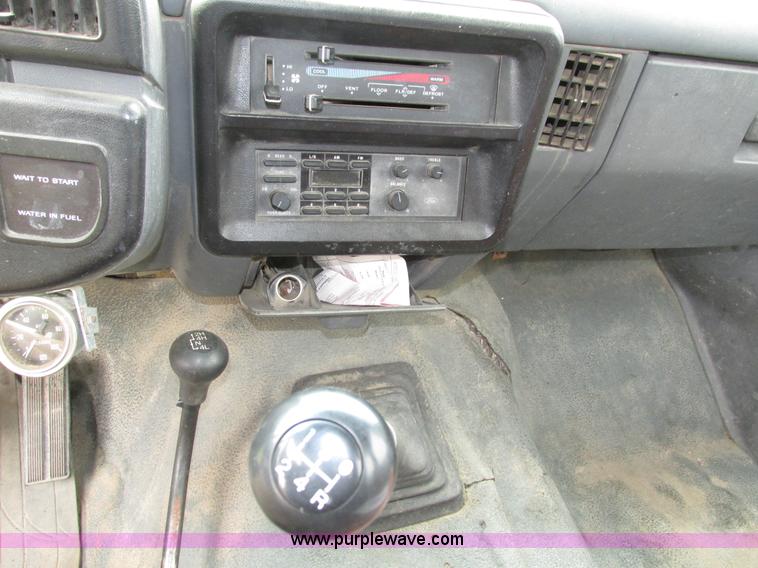 image for item H4576 1990 Ford F250 pickup truck