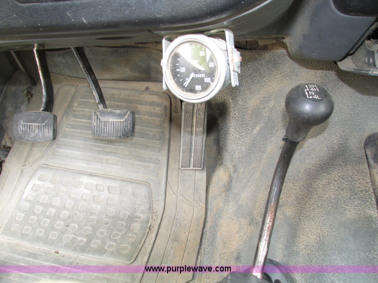 image for item H4576 1990 Ford F250 pickup truck