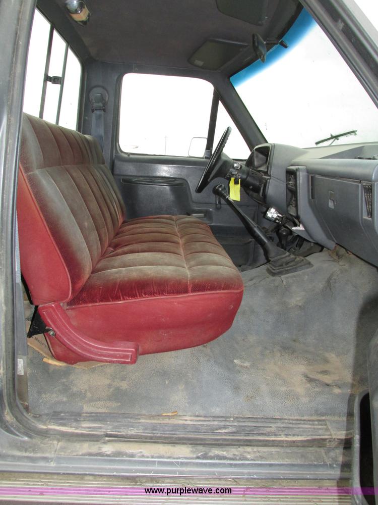 image for item H4576 1990 Ford F250 pickup truck