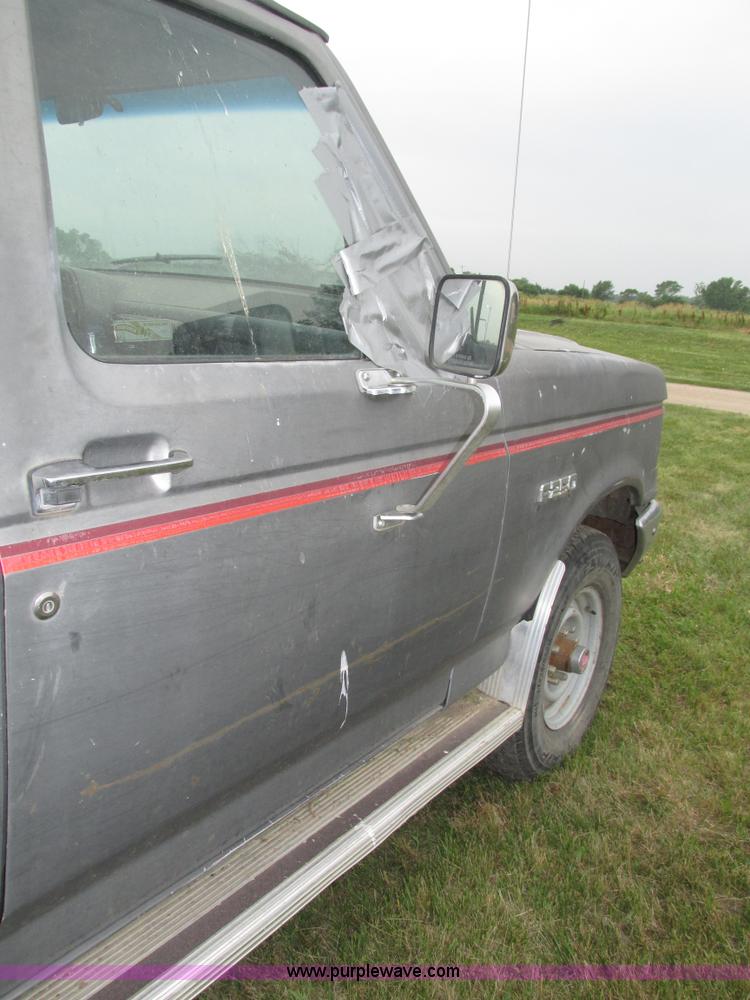 image for item H4576 1990 Ford F250 pickup truck