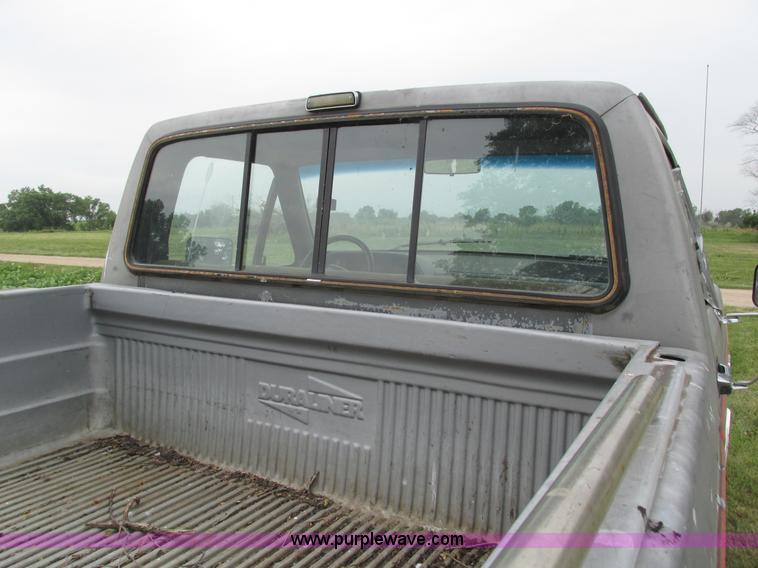 image for item H4576 1990 Ford F250 pickup truck