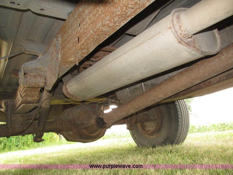 image for item H4576 1990 Ford F250 pickup truck