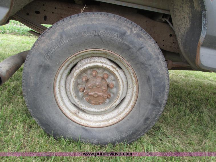 image for item H4576 1990 Ford F250 pickup truck