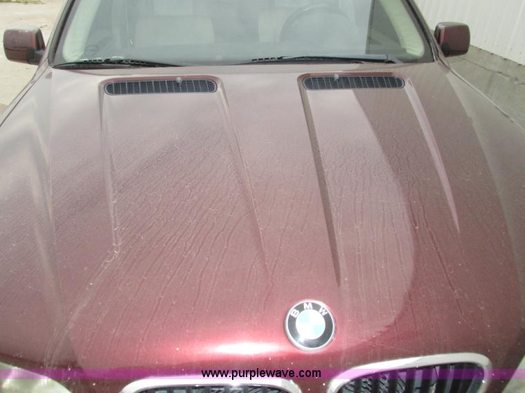 image for item H4577 2001 BMW X5 SUV