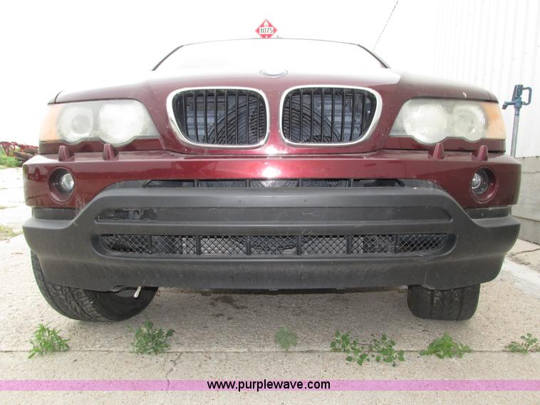 image for item H4577 2001 BMW X5 SUV