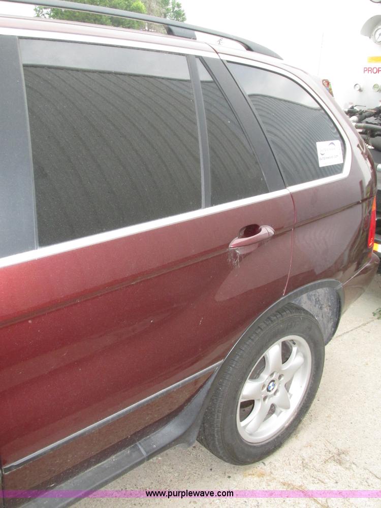 image for item H4577 2001 BMW X5 SUV