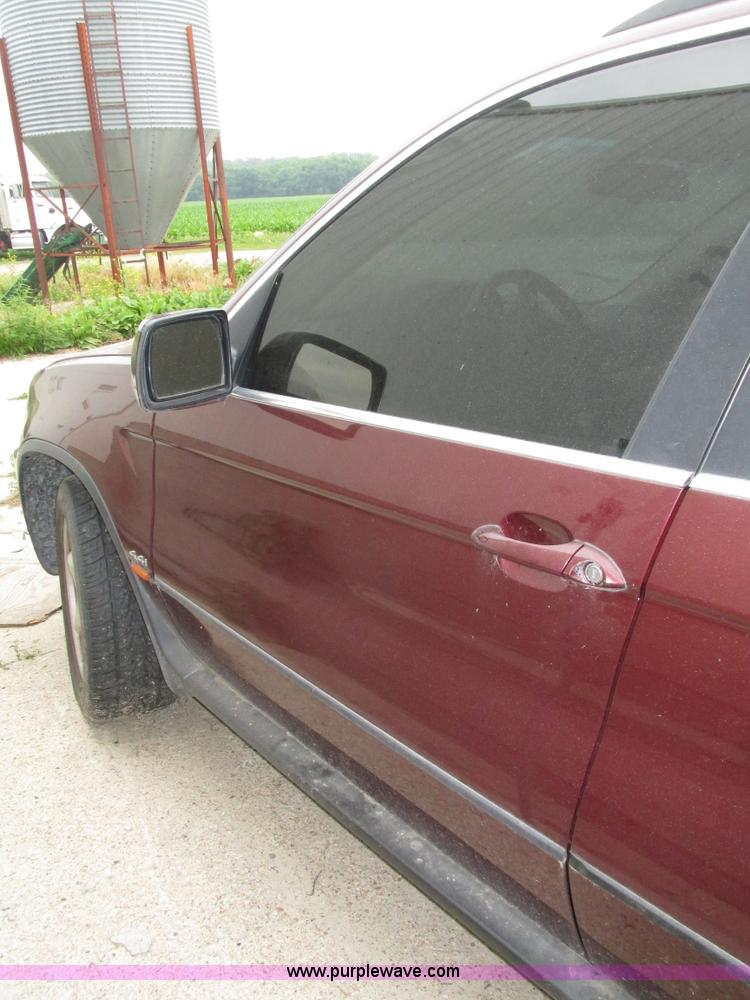 image for item H4577 2001 BMW X5 SUV