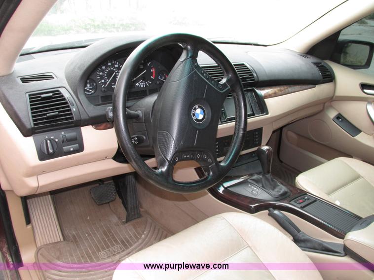 image for item H4577 2001 BMW X5 SUV