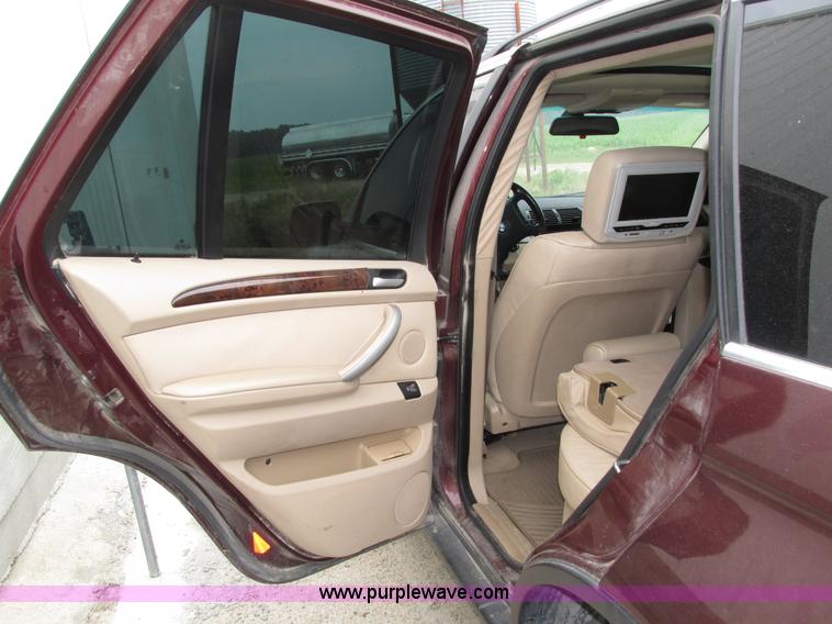 image for item H4577 2001 BMW X5 SUV