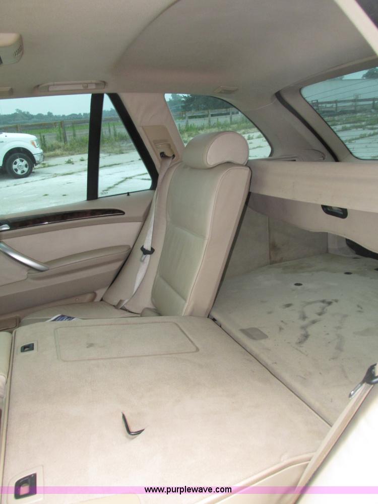 image for item H4577 2001 BMW X5 SUV