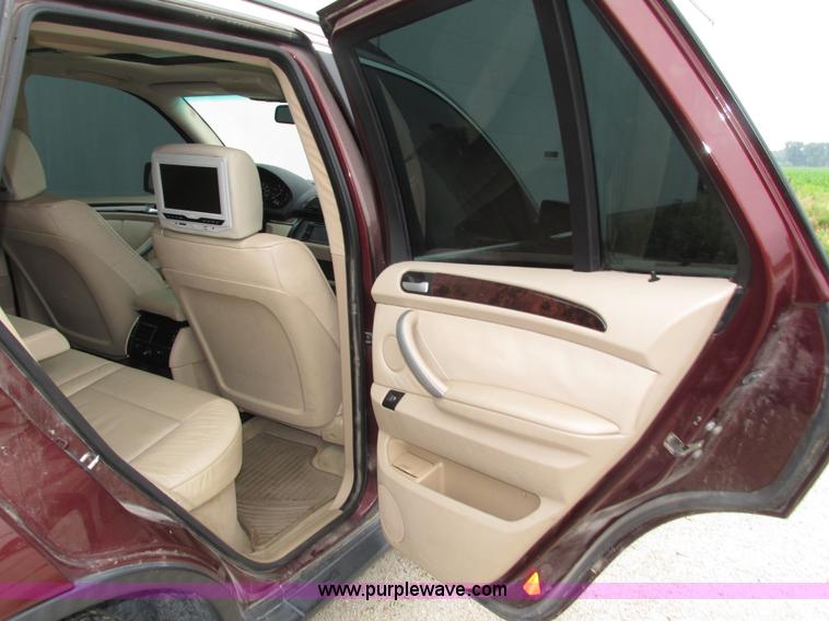 image for item H4577 2001 BMW X5 SUV