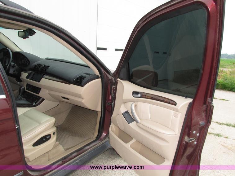 image for item H4577 2001 BMW X5 SUV