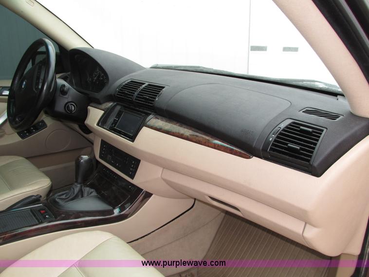 image for item H4577 2001 BMW X5 SUV
