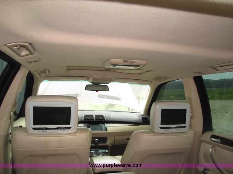 image for item H4577 2001 BMW X5 SUV