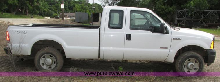 image for item H4593 2007 Ford F250 Super Duty XL SuperCab pickup truck