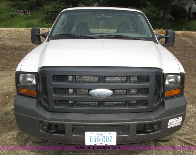 image for item H4593 2007 Ford F250 Super Duty XL SuperCab pickup truck