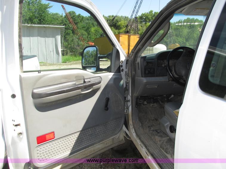 image for item H4593 2007 Ford F250 Super Duty XL SuperCab pickup truck