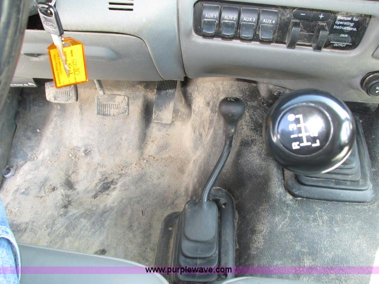 image for item H4593 2007 Ford F250 Super Duty XL SuperCab pickup truck