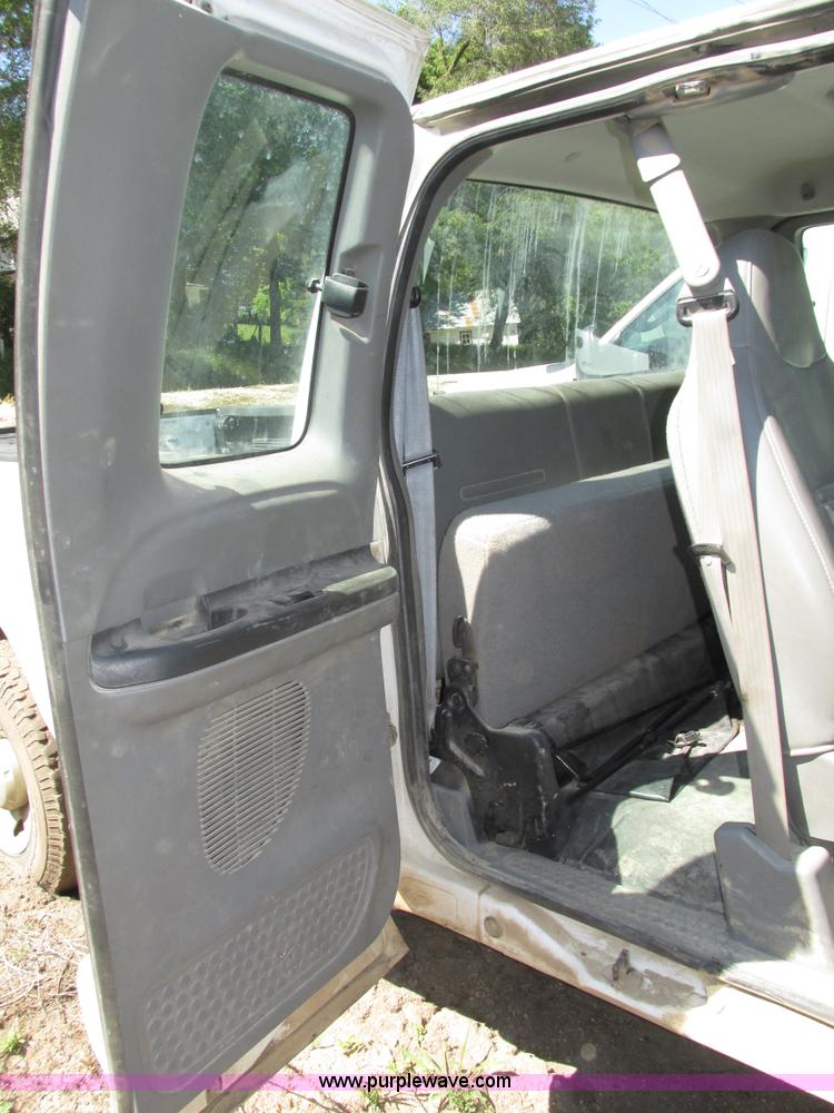 image for item H4593 2007 Ford F250 Super Duty XL SuperCab pickup truck