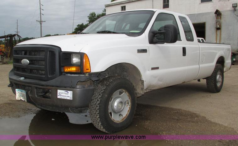 image for item H4595 2007 Ford F250 Super Duty XL SuperCab pickup truck