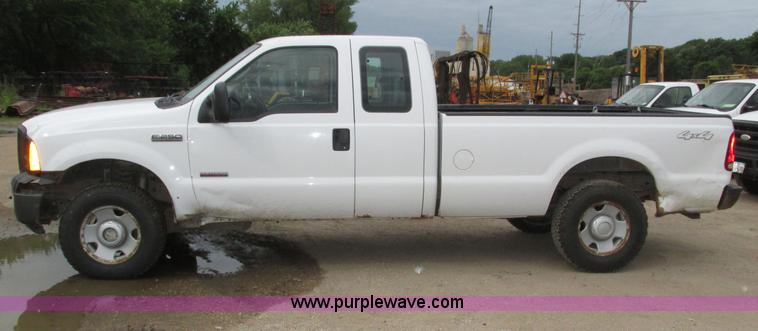 image for item H4595 2007 Ford F250 Super Duty XL SuperCab pickup truck