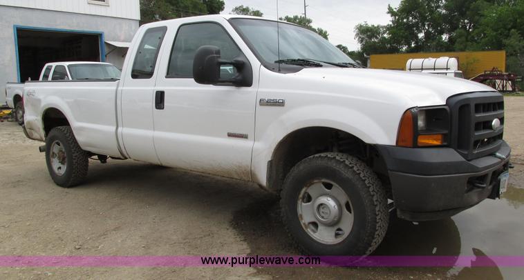 image for item H4595 2007 Ford F250 Super Duty XL SuperCab pickup truck
