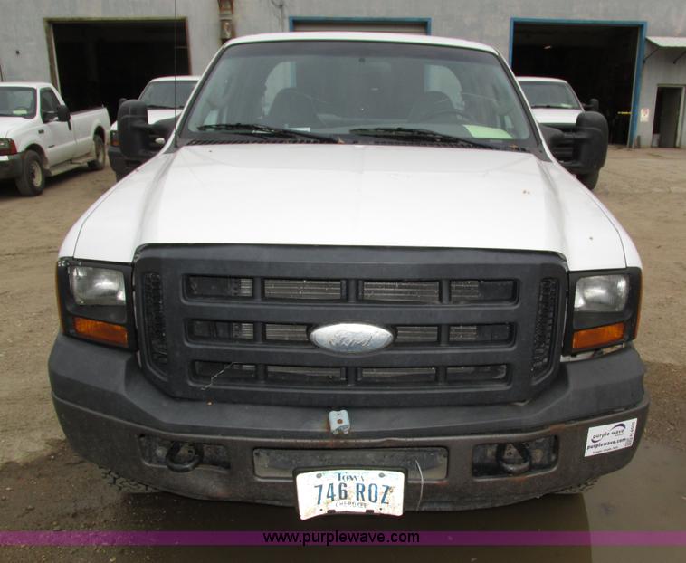 image for item H4595 2007 Ford F250 Super Duty XL SuperCab pickup truck